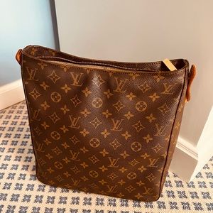 Preowned Louis Vuitton Looping GM Shoulder Bag with authenticity certificate